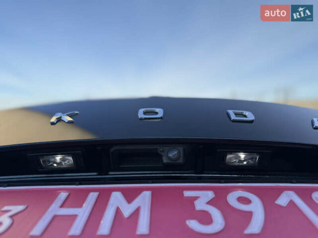 Чорний Шкода Karoq, об'ємом двигуна 2 л та пробігом 187 тис. км за 23499 $, фото 57 на Automoto.ua