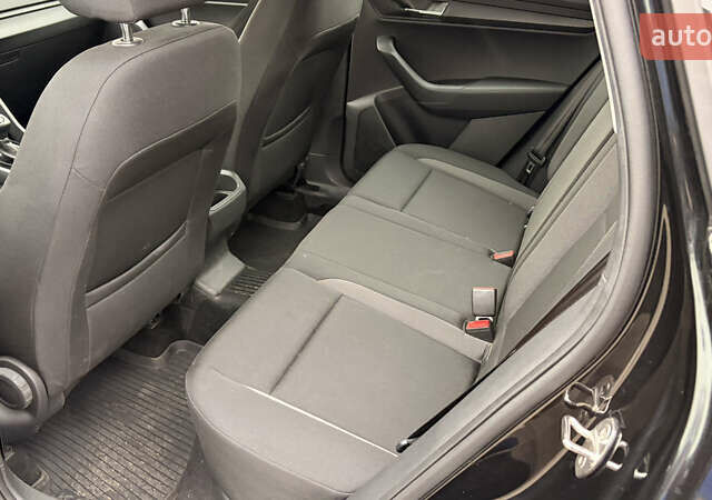 Черный Шкода Karoq, объемом двигателя 1.4 л и пробегом 94 тыс. км за 20800 $, фото 5 на Automoto.ua