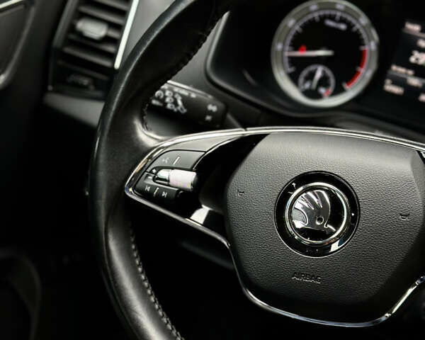 Черный Шкода Karoq, объемом двигателя 1.4 л и пробегом 125 тыс. км за 21799 $, фото 60 на Automoto.ua