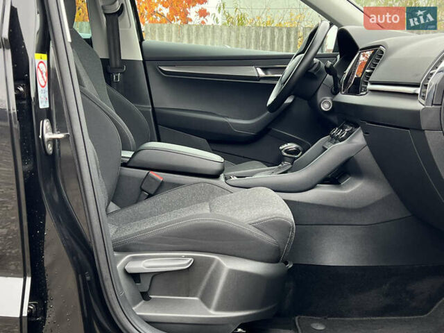 Чорний Шкода Karoq, об'ємом двигуна 2 л та пробігом 154 тис. км за 26105 $, фото 41 на Automoto.ua