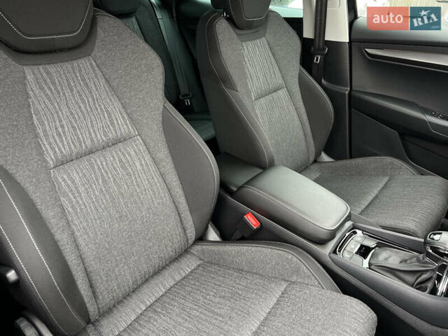 Чорний Шкода Karoq, об'ємом двигуна 2 л та пробігом 154 тис. км за 26105 $, фото 43 на Automoto.ua