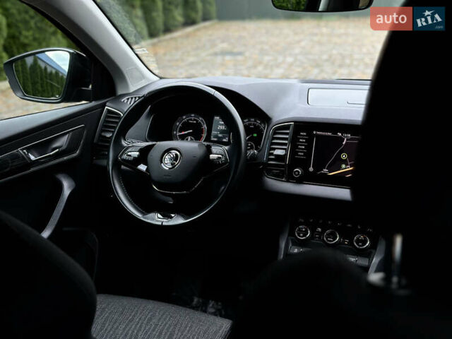 Черный Шкода Karoq, объемом двигателя 1.4 л и пробегом 125 тыс. км за 21799 $, фото 57 на Automoto.ua