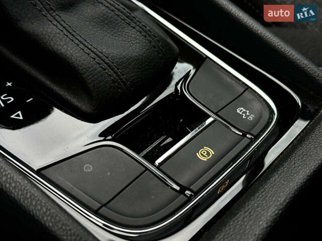 Черный Шкода Karoq, объемом двигателя 1.4 л и пробегом 125 тыс. км за 21799 $, фото 66 на Automoto.ua