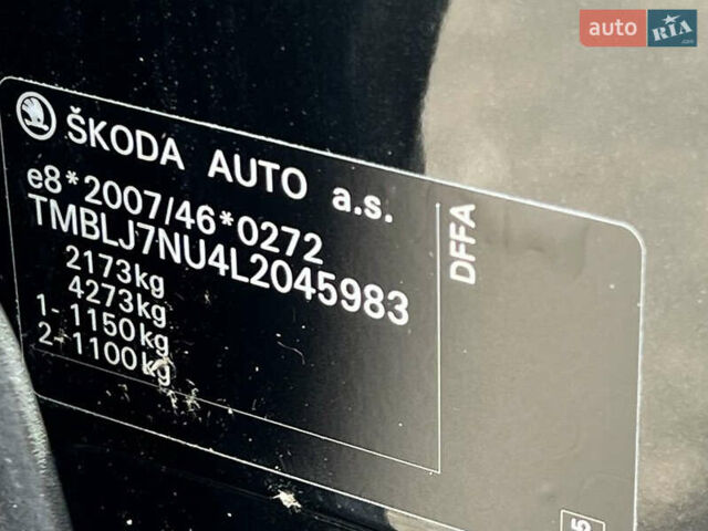 Чорний Шкода Karoq, об'ємом двигуна 2 л та пробігом 154 тис. км за 26105 $, фото 86 на Automoto.ua