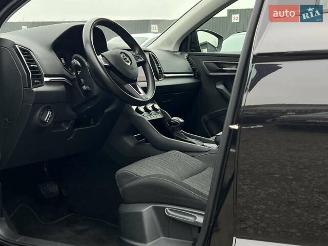 Чорний Шкода Karoq, об'ємом двигуна 2 л та пробігом 154 тис. км за 26105 $, фото 23 на Automoto.ua