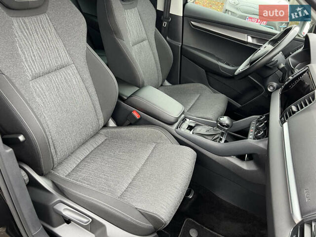 Чорний Шкода Karoq, об'ємом двигуна 2 л та пробігом 154 тис. км за 26105 $, фото 42 на Automoto.ua