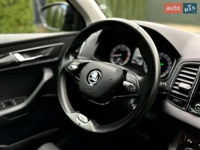 Черный Шкода Karoq, объемом двигателя 1.4 л и пробегом 125 тыс. км за 21799 $, фото 58 на Automoto.ua