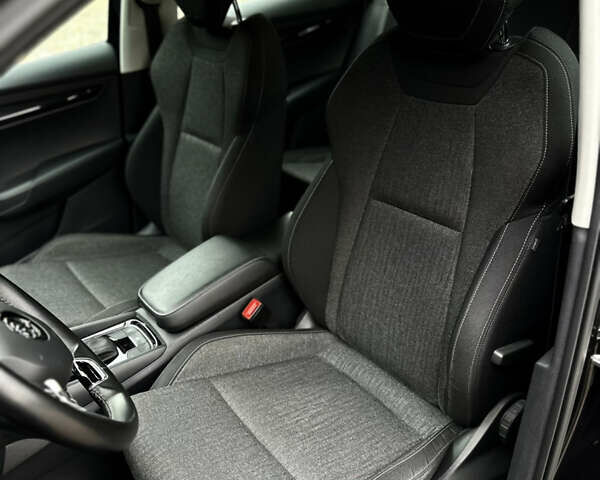 Черный Шкода Karoq, объемом двигателя 1.4 л и пробегом 125 тыс. км за 21799 $, фото 43 на Automoto.ua