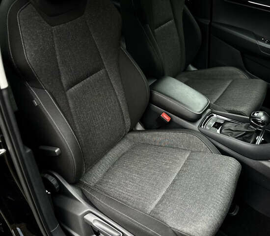 Черный Шкода Karoq, объемом двигателя 1.4 л и пробегом 125 тыс. км за 21799 $, фото 49 на Automoto.ua