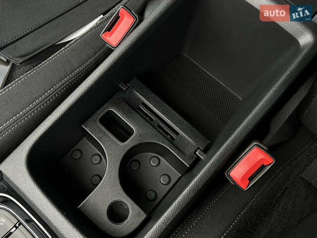Чорний Шкода Karoq, об'ємом двигуна 2 л та пробігом 154 тис. км за 26105 $, фото 56 на Automoto.ua