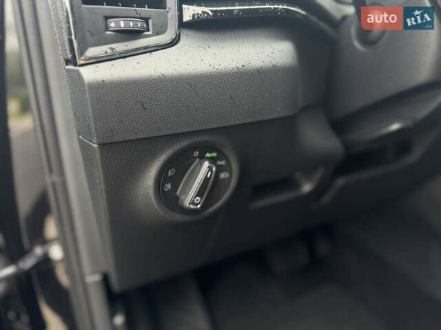 Чорний Шкода Karoq, об'ємом двигуна 1.4 л та пробігом 69 тис. км за 25999 $, фото 44 на Automoto.ua