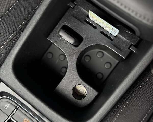 Чорний Шкода Karoq, об'ємом двигуна 1.4 л та пробігом 69 тис. км за 25999 $, фото 22 на Automoto.ua