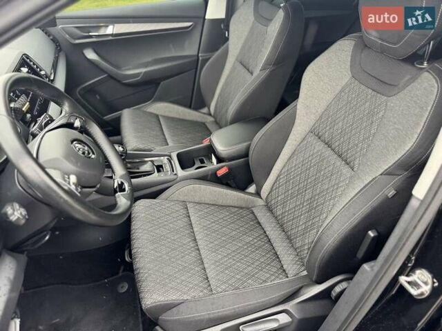 Чорний Шкода Karoq, об'ємом двигуна 1.4 л та пробігом 69 тис. км за 25999 $, фото 53 на Automoto.ua