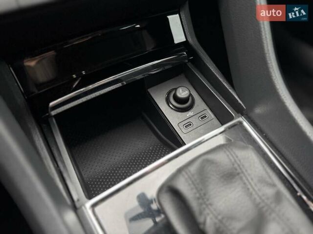 Чорний Шкода Karoq, об'ємом двигуна 1.4 л та пробігом 69 тис. км за 25999 $, фото 21 на Automoto.ua