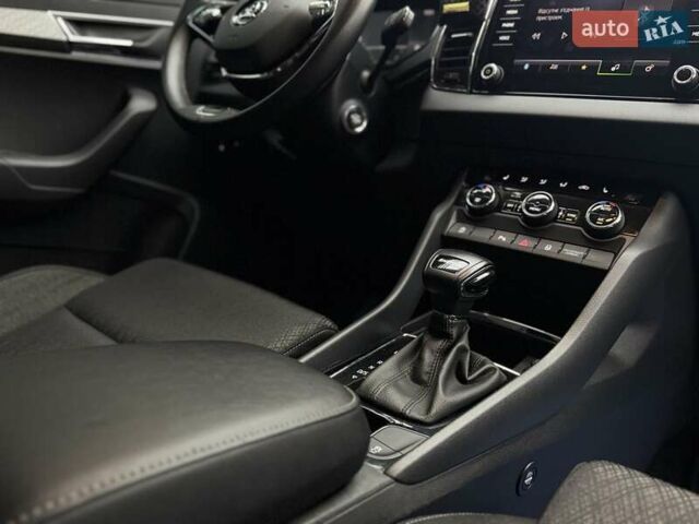 Черный Шкода Karoq, объемом двигателя 1.4 л и пробегом 69 тыс. км за 25990 $, фото 35 на Automoto.ua