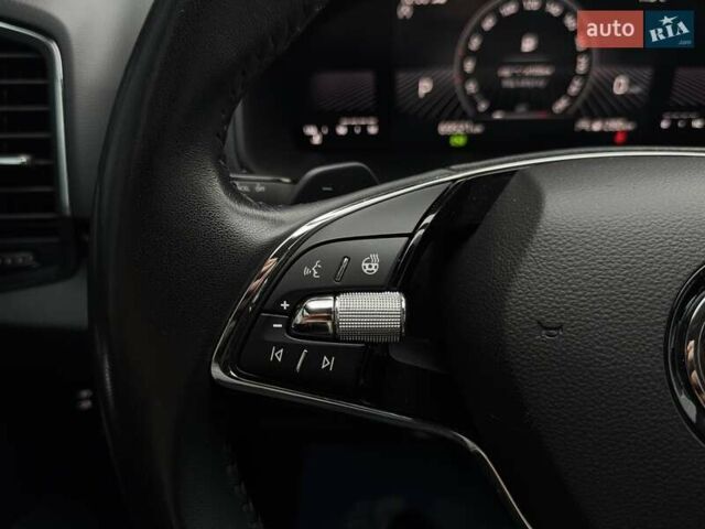 Черный Шкода Karoq, объемом двигателя 1.4 л и пробегом 69 тыс. км за 25990 $, фото 41 на Automoto.ua