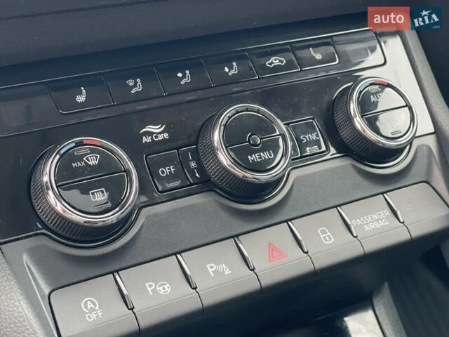 Красный Шкода Karoq, объемом двигателя 0 л и пробегом 138 тыс. км за 19900 $, фото 54 на Automoto.ua