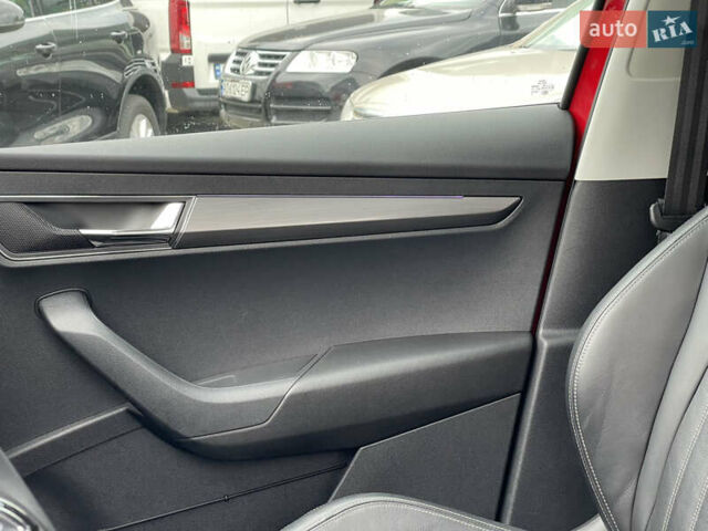 Красный Шкода Karoq, объемом двигателя 0 л и пробегом 138 тыс. км за 19900 $, фото 50 на Automoto.ua