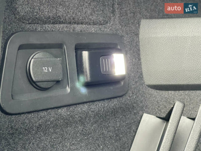 Красный Шкода Karoq, объемом двигателя 0 л и пробегом 138 тыс. км за 19900 $, фото 28 на Automoto.ua