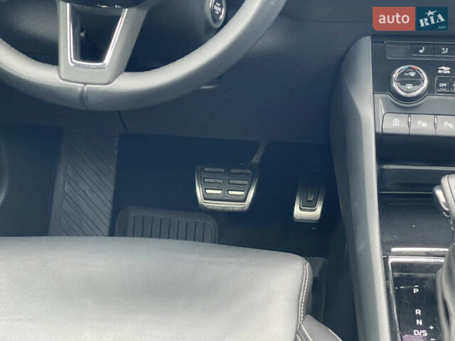 Красный Шкода Karoq, объемом двигателя 0 л и пробегом 138 тыс. км за 19900 $, фото 46 на Automoto.ua