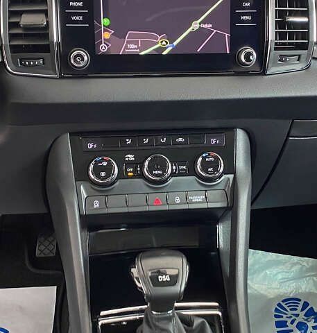 Шкода Karoq, об'ємом двигуна 2 л та пробігом 156 тис. км за 24750 $, фото 20 на Automoto.ua
