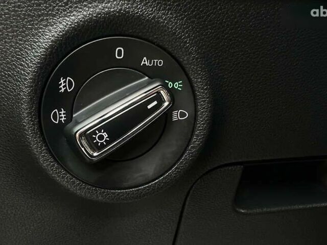Шкода Karoq, об'ємом двигуна 1.4 л та пробігом 39 тис. км за 27800 $, фото 13 на Automoto.ua