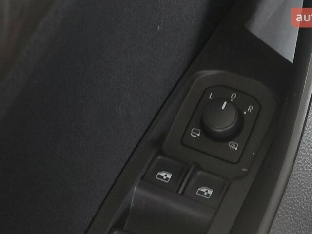 Шкода Karoq, объемом двигателя 1.4 л и пробегом 0 тыс. км за 30184 $, фото 18 на Automoto.ua