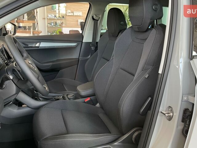 Шкода Karoq, объемом двигателя 1.4 л и пробегом 0 тыс. км за 31546 $, фото 5 на Automoto.ua