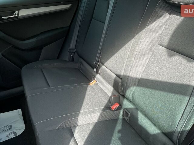 Шкода Karoq, об'ємом двигуна 1.4 л та пробігом 0 тис. км за 31157 $, фото 14 на Automoto.ua