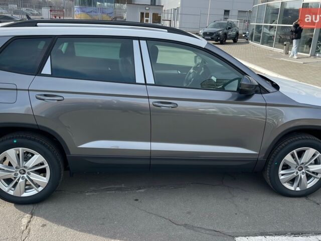 Шкода Karoq, объемом двигателя 1.4 л и пробегом 0 тыс. км за 31092 $, фото 2 на Automoto.ua