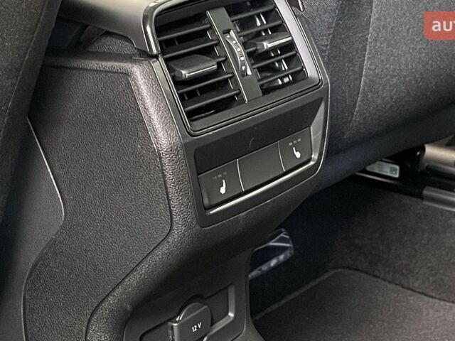 Шкода Karoq, объемом двигателя 1.4 л и пробегом 0 тыс. км за 28359 $, фото 18 на Automoto.ua