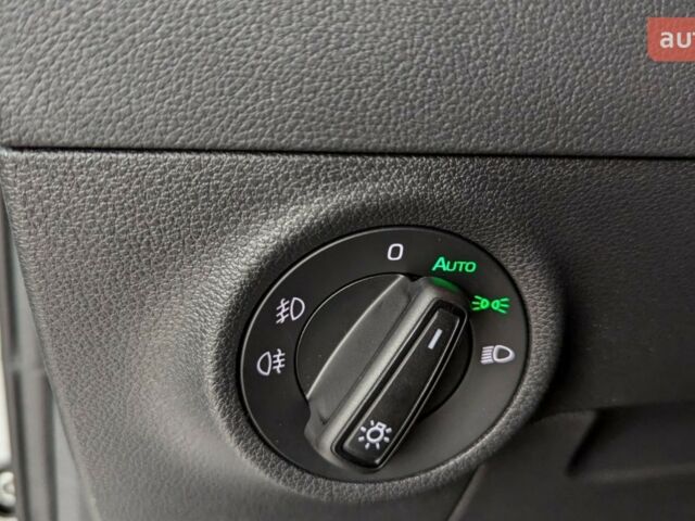 Шкода Karoq, об'ємом двигуна 1.4 л та пробігом 0 тис. км за 30637 $, фото 12 на Automoto.ua