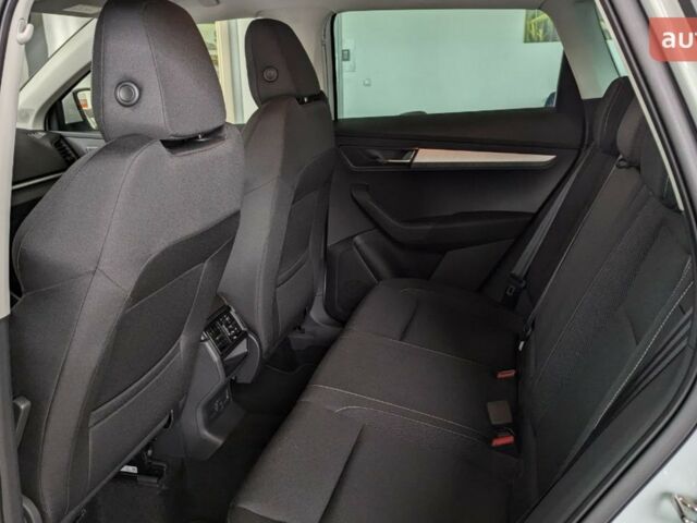 Шкода Karoq, об'ємом двигуна 1.4 л та пробігом 0 тис. км за 30637 $, фото 21 на Automoto.ua