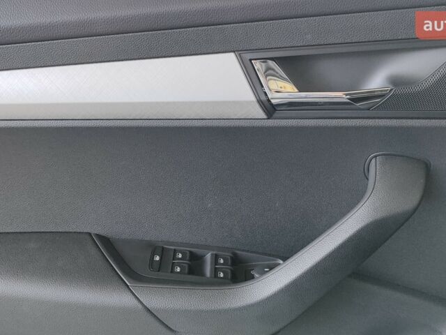 Шкода Karoq, об'ємом двигуна 1.4 л та пробігом 0 тис. км за 31071 $, фото 12 на Automoto.ua