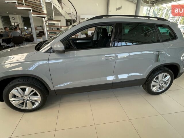 Шкода Karoq, объемом двигателя 1.4 л и пробегом 0 тыс. км за 31546 $, фото 7 на Automoto.ua