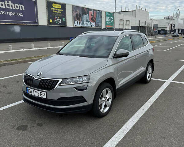 Серый Шкода Karoq, объемом двигателя 1.5 л и пробегом 113 тыс. км за 18000 $, фото 2 на Automoto.ua