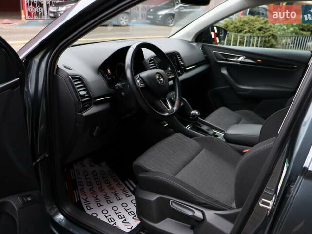 Серый Шкода Karoq, объемом двигателя 1.5 л и пробегом 212 тыс. км за 18900 $, фото 13 на Automoto.ua