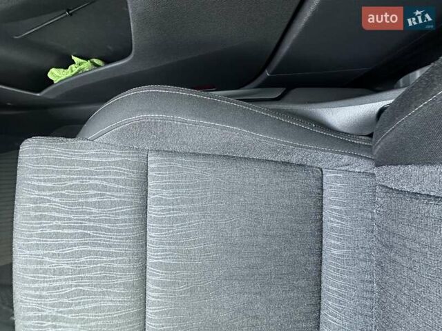 Сірий Шкода Karoq, об'ємом двигуна 1.5 л та пробігом 137 тис. км за 19900 $, фото 27 на Automoto.ua