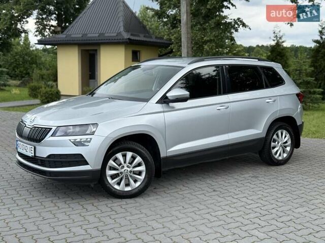 Серый Шкода Karoq, объемом двигателя 1.5 л и пробегом 253 тыс. км за 16500 $, фото 3 на Automoto.ua
