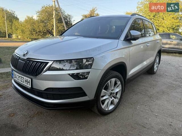 Серый Шкода Karoq, объемом двигателя 2 л и пробегом 220 тыс. км за 18500 $, фото 2 на Automoto.ua