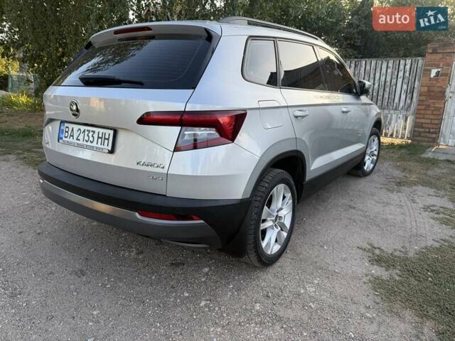 Серый Шкода Karoq, объемом двигателя 2 л и пробегом 220 тыс. км за 18500 $, фото 4 на Automoto.ua