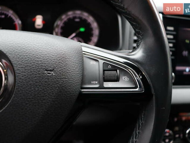 Серый Шкода Karoq, объемом двигателя 1.5 л и пробегом 212 тыс. км за 18900 $, фото 21 на Automoto.ua