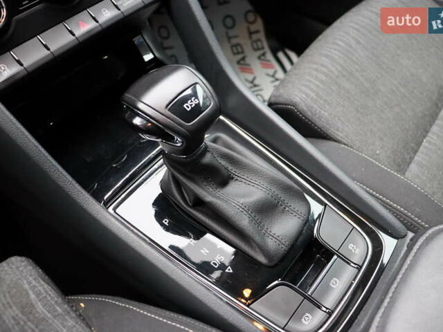 Серый Шкода Karoq, объемом двигателя 1.5 л и пробегом 212 тыс. км за 18900 $, фото 29 на Automoto.ua