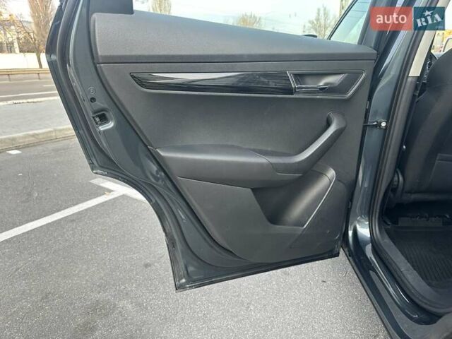 Сірий Шкода Karoq, об'ємом двигуна 1.5 л та пробігом 137 тис. км за 19900 $, фото 19 на Automoto.ua