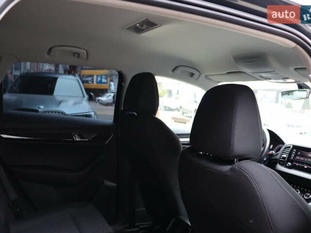 Серый Шкода Karoq, объемом двигателя 1.5 л и пробегом 212 тыс. км за 18900 $, фото 39 на Automoto.ua