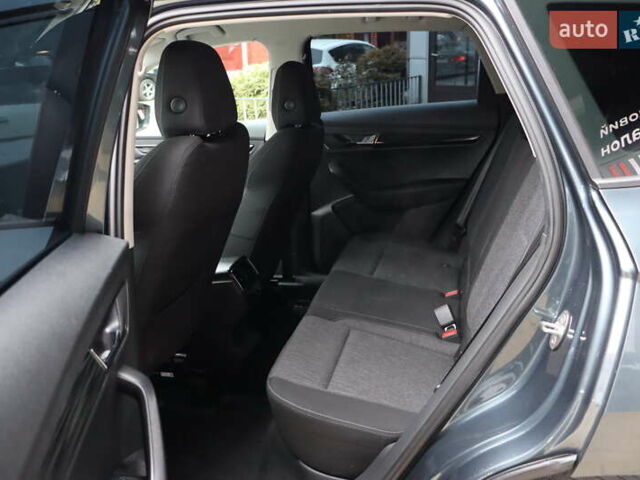 Серый Шкода Karoq, объемом двигателя 1.5 л и пробегом 212 тыс. км за 18900 $, фото 34 на Automoto.ua