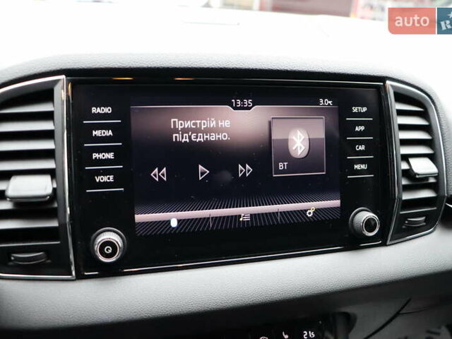 Серый Шкода Karoq, объемом двигателя 1.5 л и пробегом 212 тыс. км за 18900 $, фото 24 на Automoto.ua