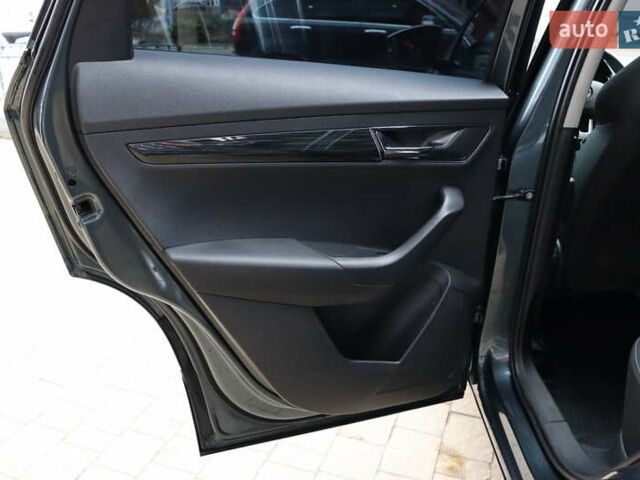 Серый Шкода Karoq, объемом двигателя 1.5 л и пробегом 212 тыс. км за 18900 $, фото 31 на Automoto.ua