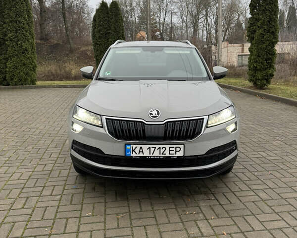 Сірий Шкода Karoq, об'ємом двигуна 1.5 л та пробігом 114 тис. км за 18700 $, фото 2 на Automoto.ua