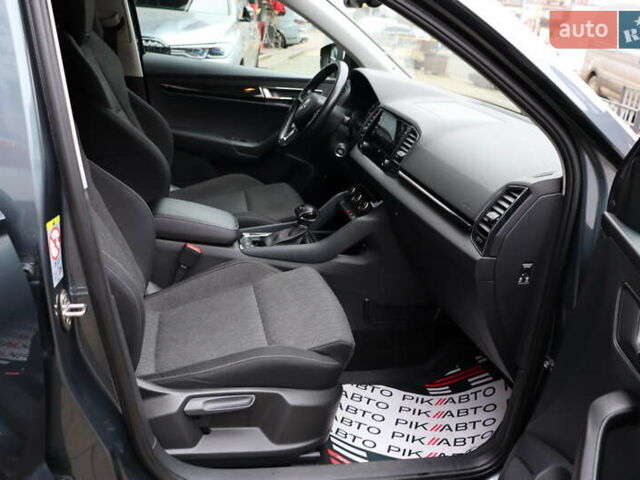 Серый Шкода Karoq, объемом двигателя 1.5 л и пробегом 212 тыс. км за 18900 $, фото 41 на Automoto.ua